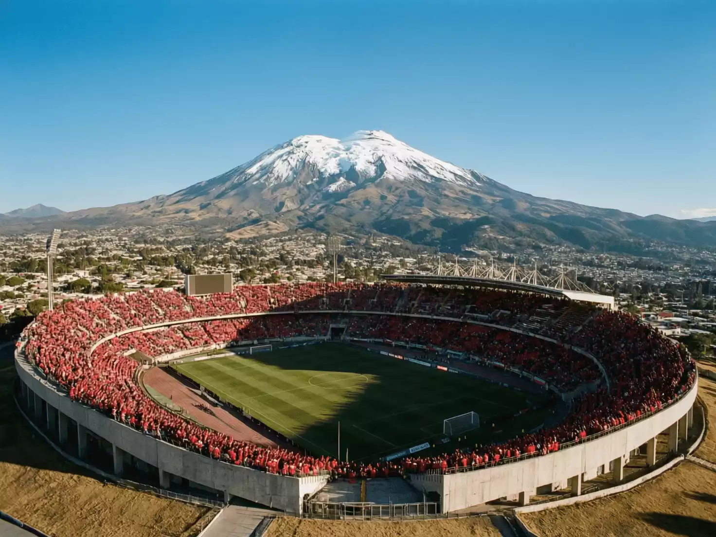 Vista del Estadio Nemesio Díez de Toluca con el Nevado de Toluca de fondo